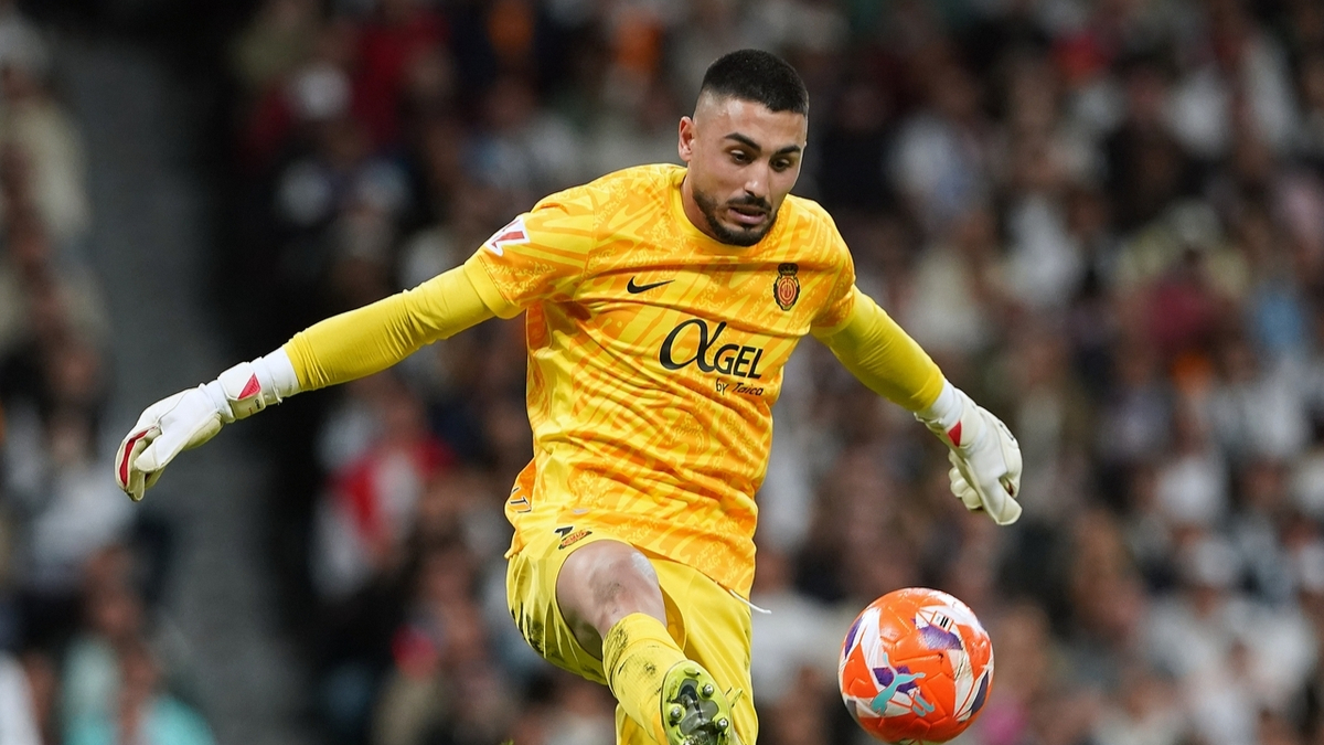 乐鱼APP-皇马门将多次救险，当选全场最佳球员，经济社会投资喜欢质量.-乐鱼APP