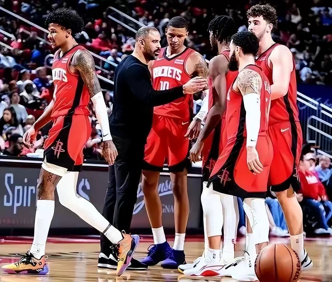 乐鱼APP-关于休斯敦火箭发布备战花絮；国际比赛日单刀错失；NBA季后赛任务艰巨；球队文化再被提及的信息-乐鱼APP